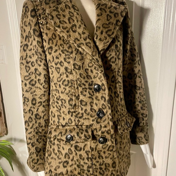 Fabulous Guess Leopard print coat - Picture 10 of 10